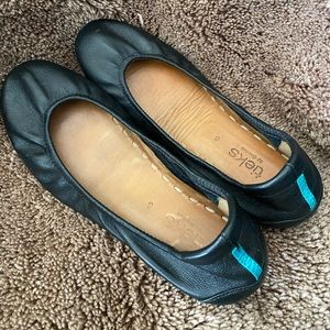 Tieks ballet flats in excellent lightly worn condition. Matte Black.